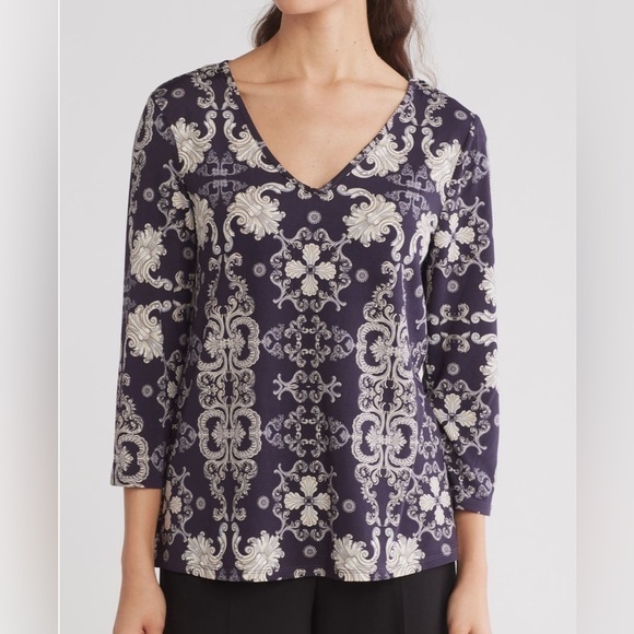 Vince Camuto Tops - Vince Camuto Patterned Soft Navy 3/4 Length Blouse Women’s Size Small